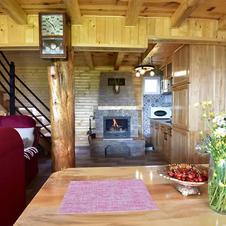 Kucica Od Drveta 1 *