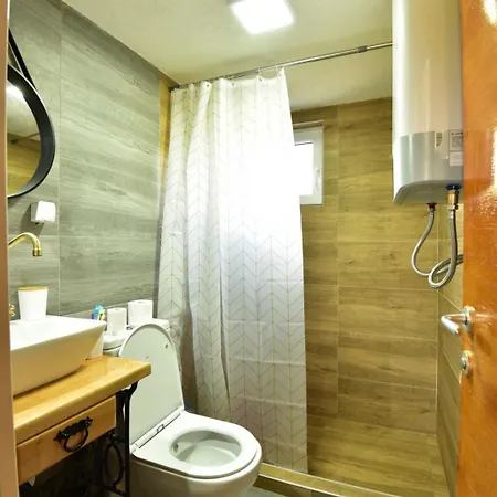 Kucica Od Drveta 1 *