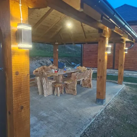 Semesterbostad Kucica Od Drveta 1 *