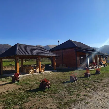 בית נופש Kucica Od Drveta 1 *