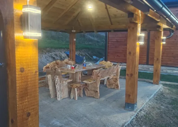 펜션 Kucica Od Drveta 1 *